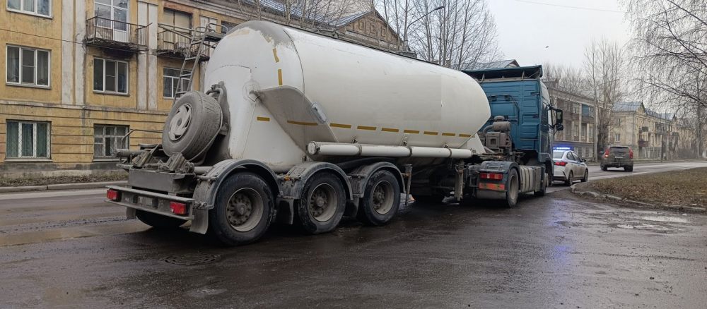 Цементовоз Перевозка цемента полуприцепами взять в аренду, заказать, цены, услуги - Лебедянь