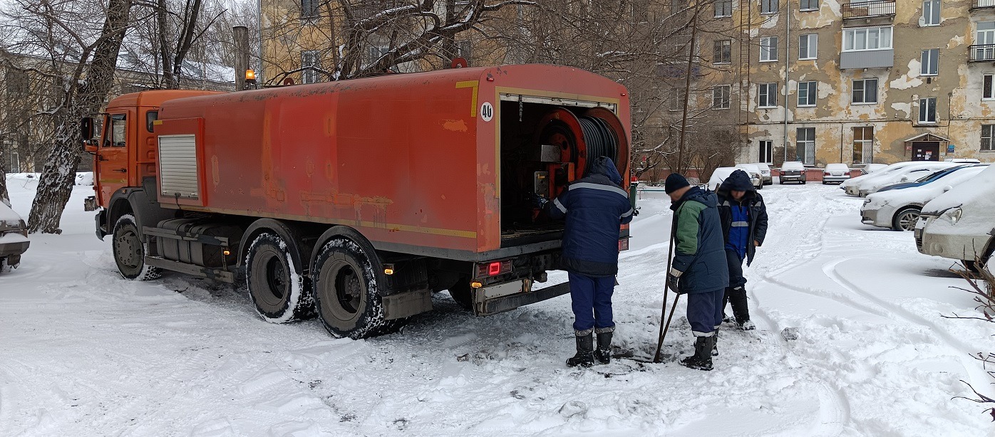 Прочистка канализации от засоров гидропромывочной машиной и специальным оборудованием в Льве Толстом