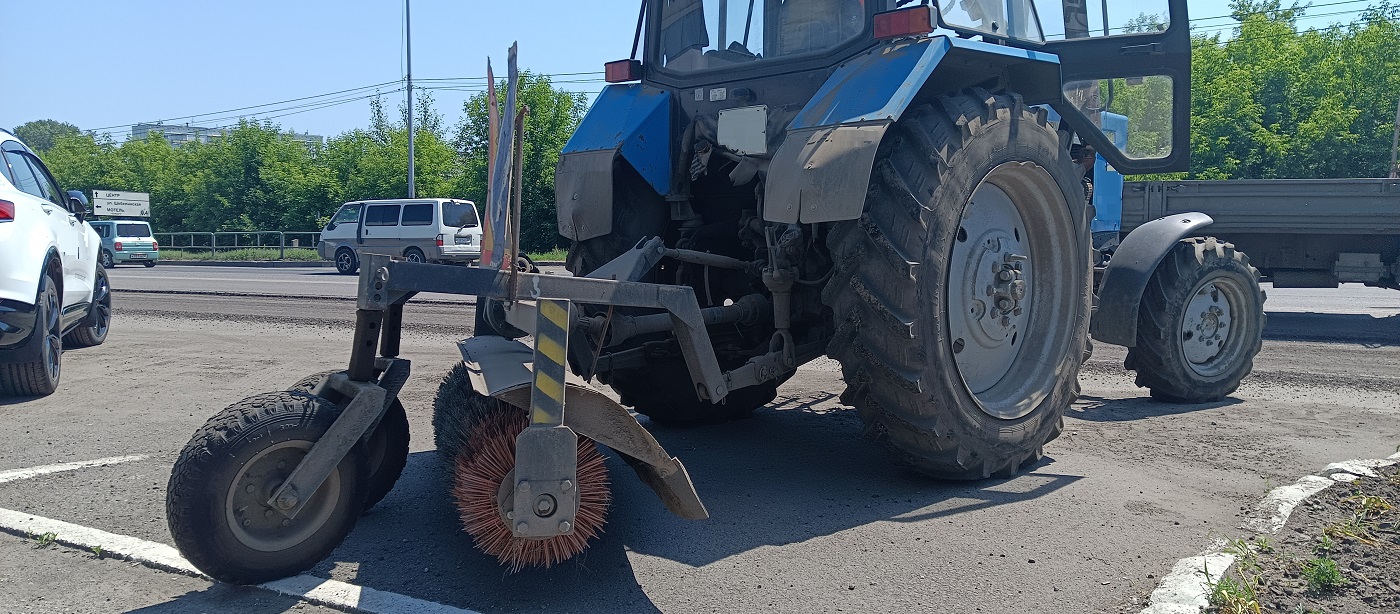 Услуги трактора с щеткой МТЗ в Липецкой области