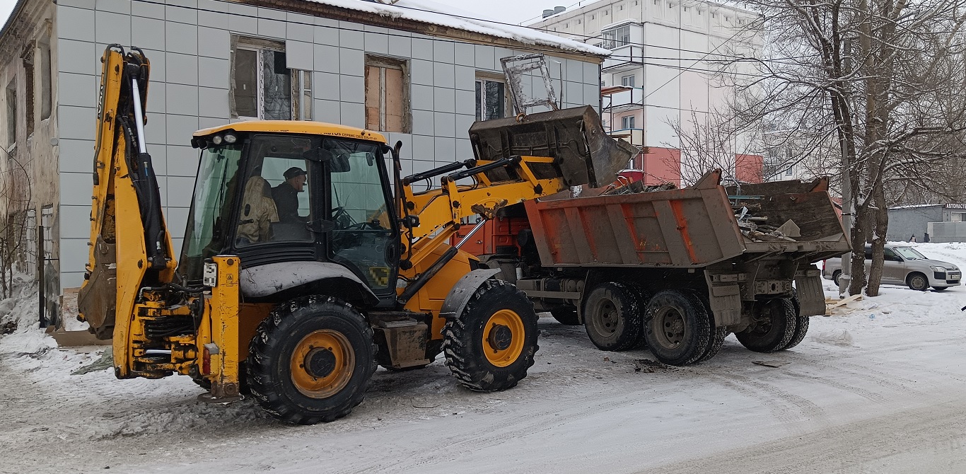 Уборка и вывоз строительного мусора, ТБО с помощью экскаватора и самосвала в Льве Толстом