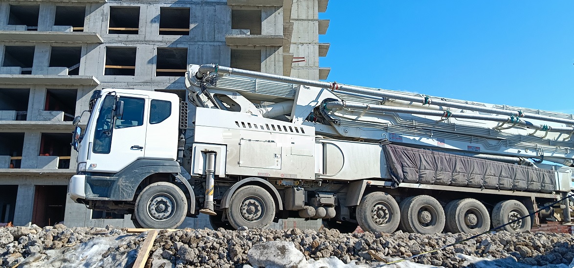 Услуги и заказ бетононасосов для заливки бетона в Тербунах